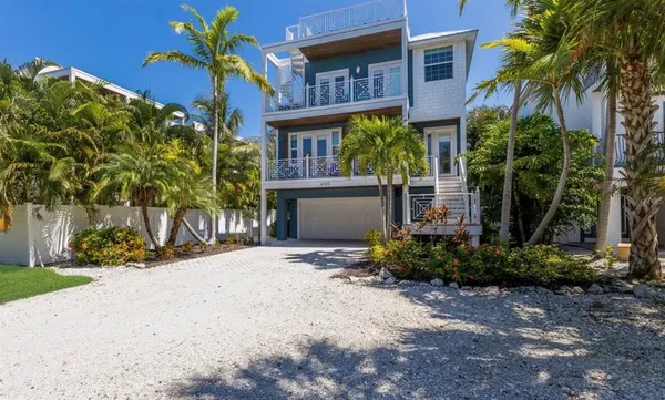 $2,690,000 | 4105 4th Avenue, Holmes Beach, FL 34217