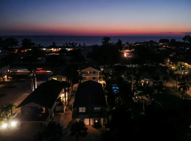 $2,690,000 | 4105 4th Avenue, Holmes Beach, FL 34217