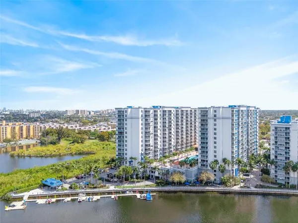 $2,350 | 5077 Northwest 7th Street, Unit 610, Miami, FL 33126