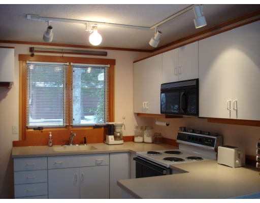 98 Fletcher Road Bedford, MA 01730 - Photo 3 of 5 Gallery Image 3