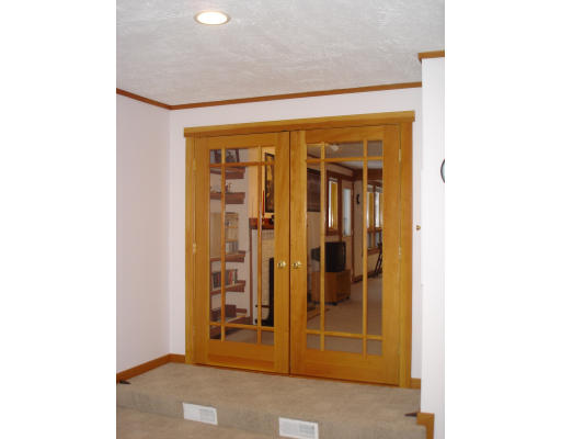 98 Fletcher Road Bedford, MA 01730 - Photo 4 of 5 Gallery Image 4
