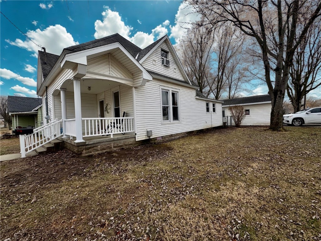 601 Southwest 2nd Street Casey, IL 62420 - Photo 3 of 30