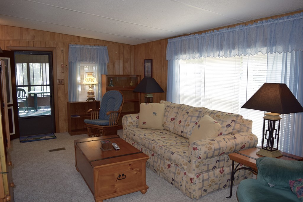 35 Longboat Road Wareham, MA 02576 - Photo 3 of 16 Gallery Image 3