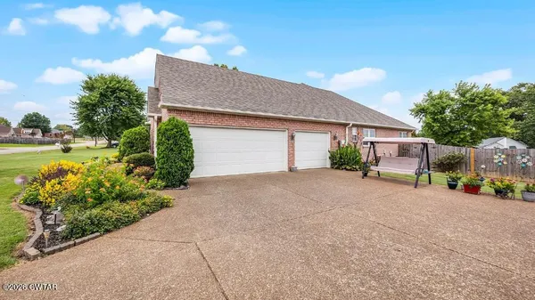 $459,900 | 28 Austin Cove, Jackson, TN 38305