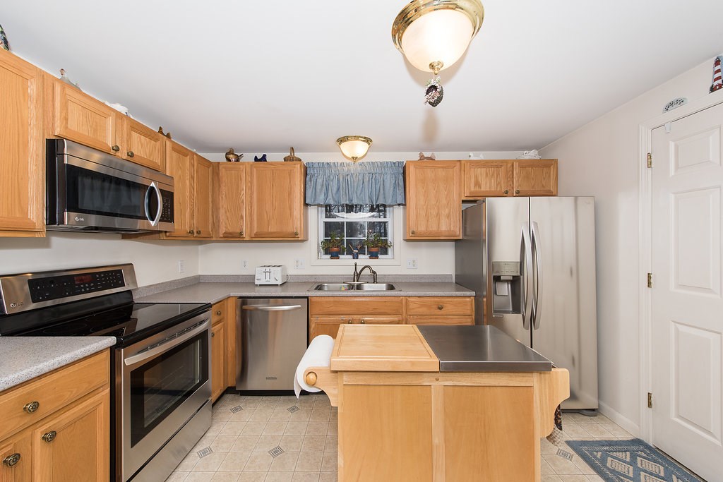 5 Germaine Street Rochester, NH 03867 - Photo 8 of 35