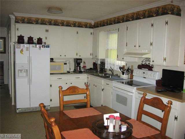 1209 Forest Road Eden, NC 27288 - Photo 3 of 9 Kitchen.