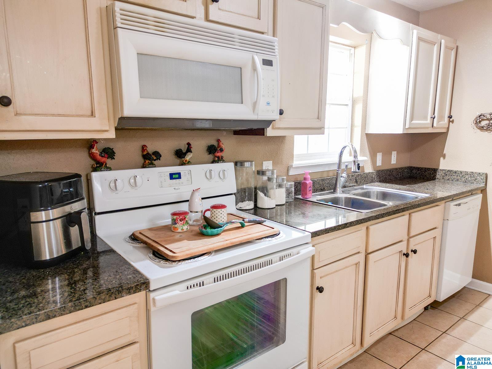 2126 Cedar Springs Road Jacksonville, AL 36265 - Photo 12 of 44