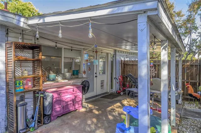 $347,800 | 2038 Rose Hill Road, Carrollton, TX 75007