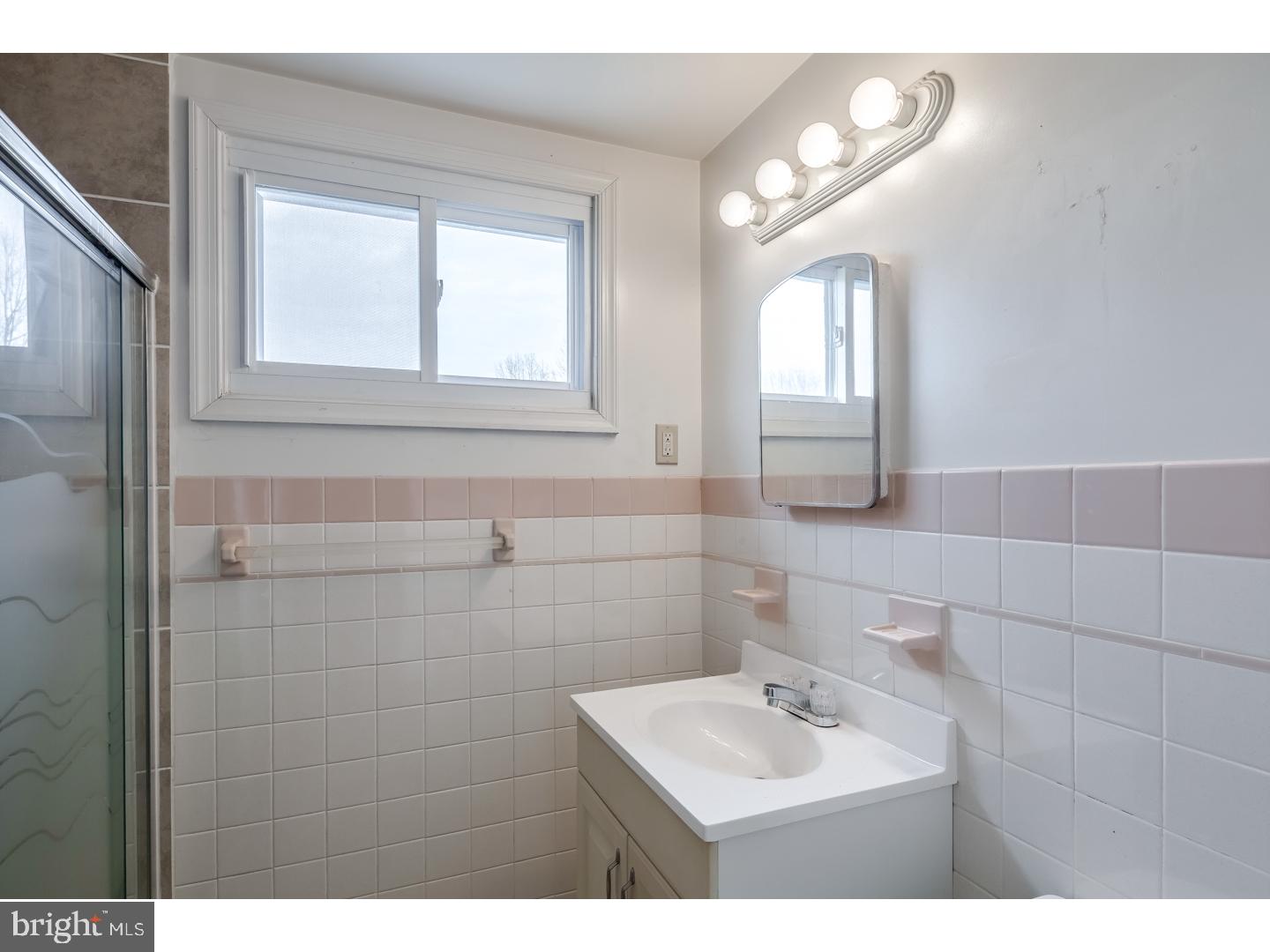 581 Elbridge Road Morrisville, PA 19067 - Photo 12 of 18 Bathroom