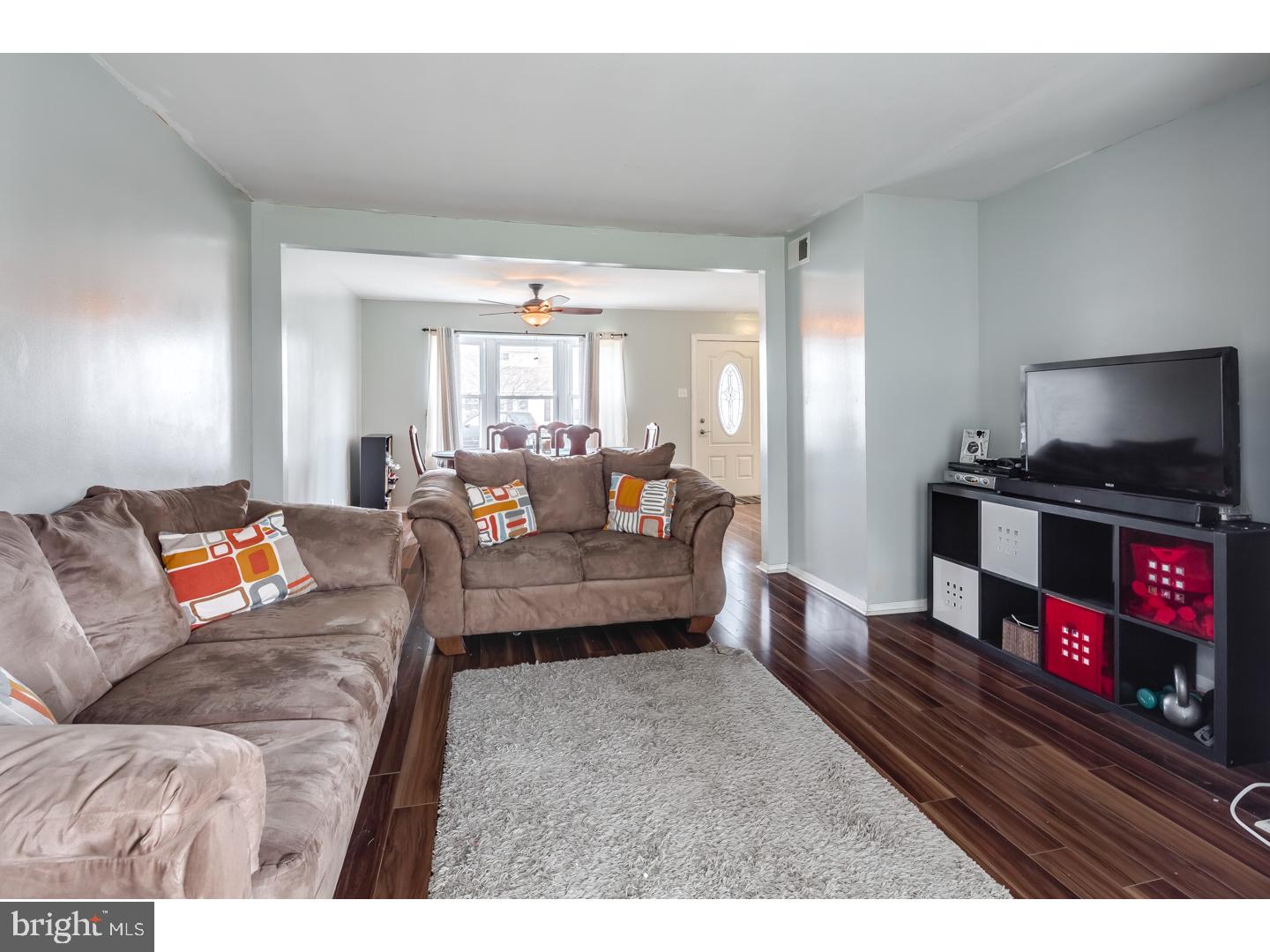 581 Elbridge Road Morrisville, PA 19067 - Photo 6 of 18 Living Room
