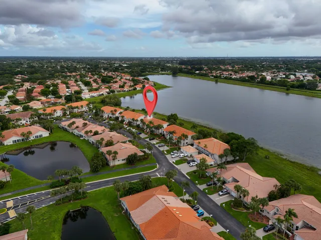 $329,500 | 10910 Lakemore Lane, Unit 201, Boca Raton, FL 33498