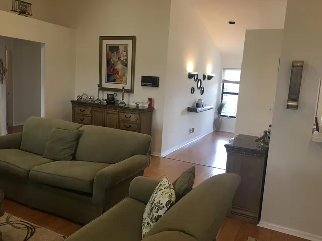 $329,500 | 10910 Lakemore Lane, Unit 201, Boca Raton, FL 33498