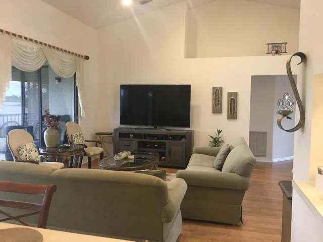 $329,500 | 10910 Lakemore Lane, Unit 201, Boca Raton, FL 33498