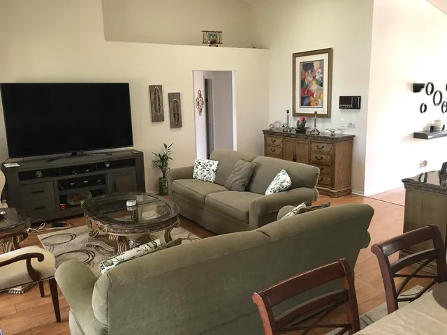 $329,500 | 10910 Lakemore Lane, Unit 201, Boca Raton, FL 33498