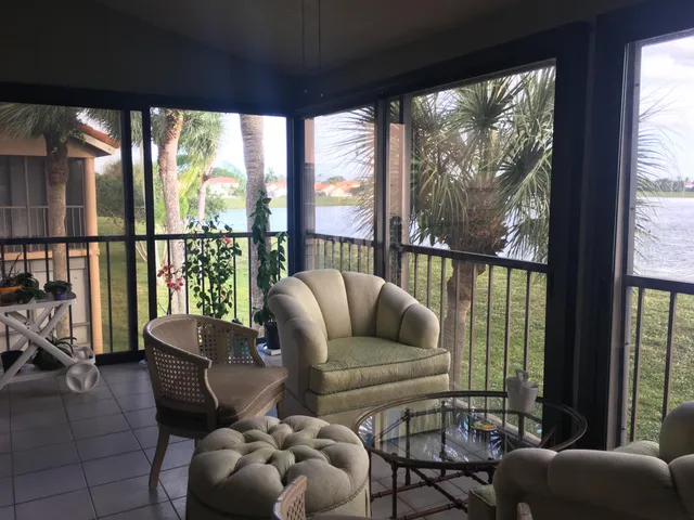 $329,500 | 10910 Lakemore Lane, Unit 201, Boca Raton, FL 33498