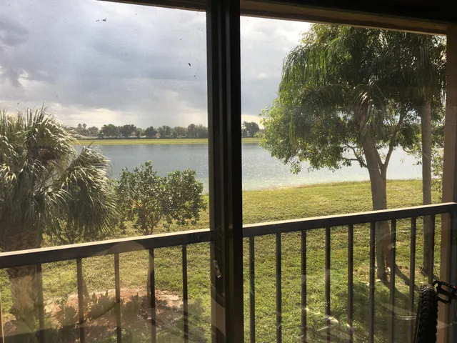 $329,500 | 10910 Lakemore Lane, Unit 201, Boca Raton, FL 33498