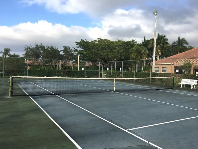 $329,500 | 10910 Lakemore Lane, Unit 201, Boca Raton, FL 33498