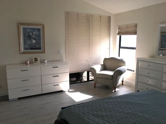 $329,500 | 10910 Lakemore Lane, Unit 201, Boca Raton, FL 33498