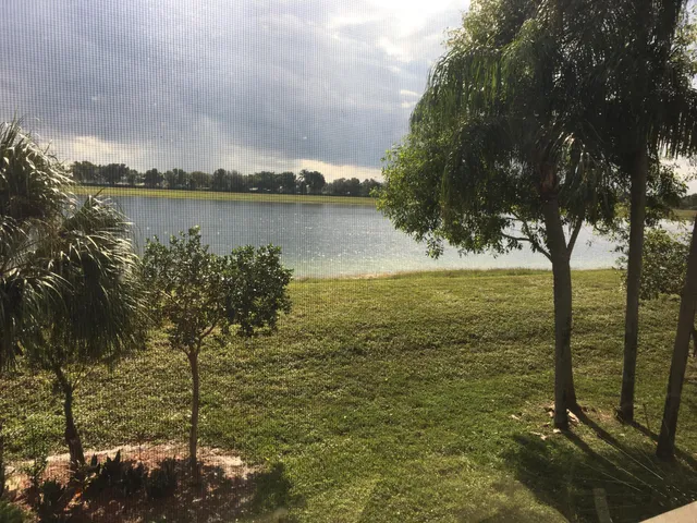 $329,500 | 10910 Lakemore Lane, Unit 201, Boca Raton, FL 33498