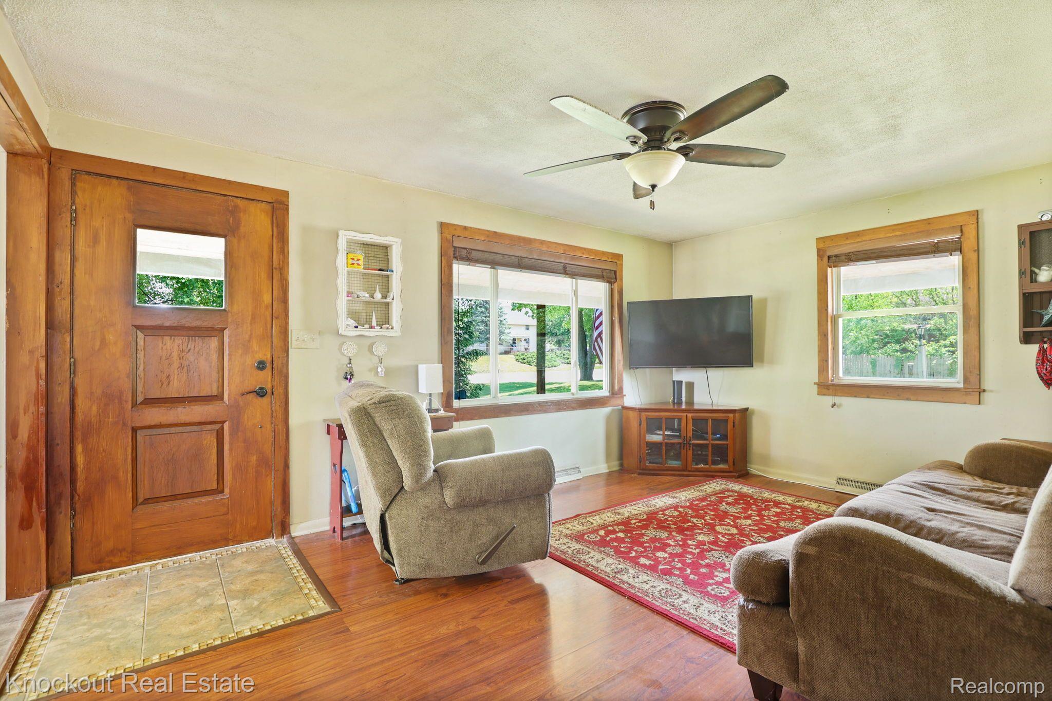 9478 Bray Road Millington, MI 48746 - Photo 8 of 39 Gallery Image 8