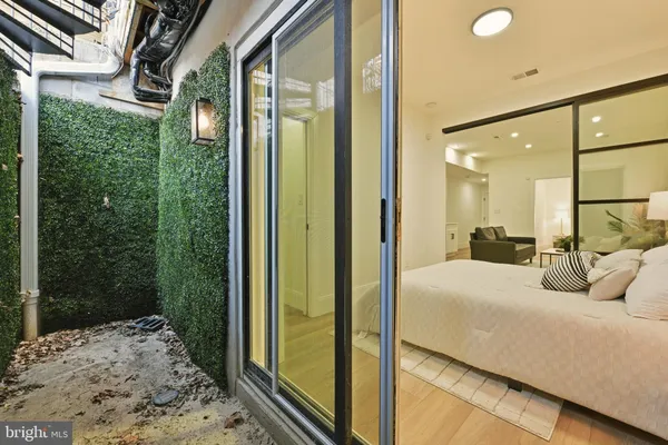 $2,300 | 1714 Euclid Street Northwest, Unit 2, Washington, DC 20009