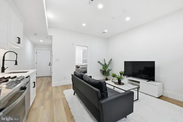 $2,300 | 1714 Euclid Street Northwest, Unit 2, Washington, DC 20009
