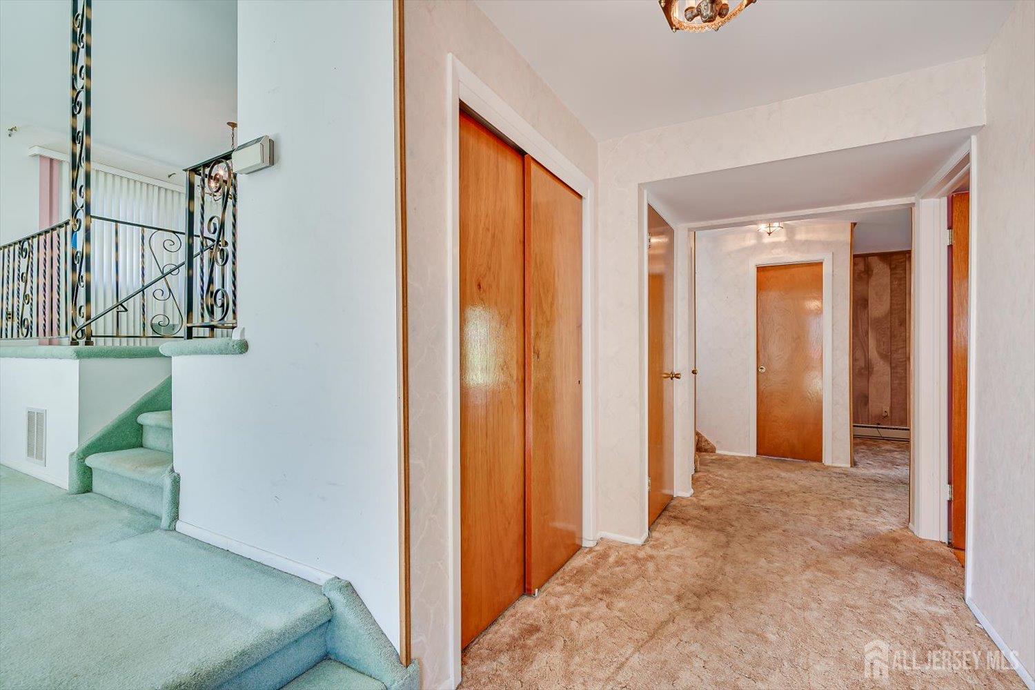 9 Annette Drive Edison, NJ 08820 - Photo 3 of 35