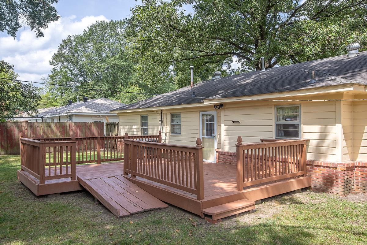 4635 Boyce Road Memphis, TN 38117 - Photo 18 of 19 a view of a house with a roof deck