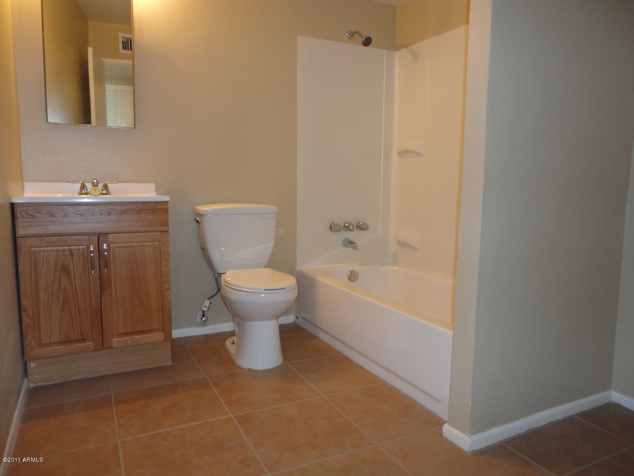 6121 West Cheery Lynn Road Phoenix, AZ 85033 - Photo 10 of 19 Bath