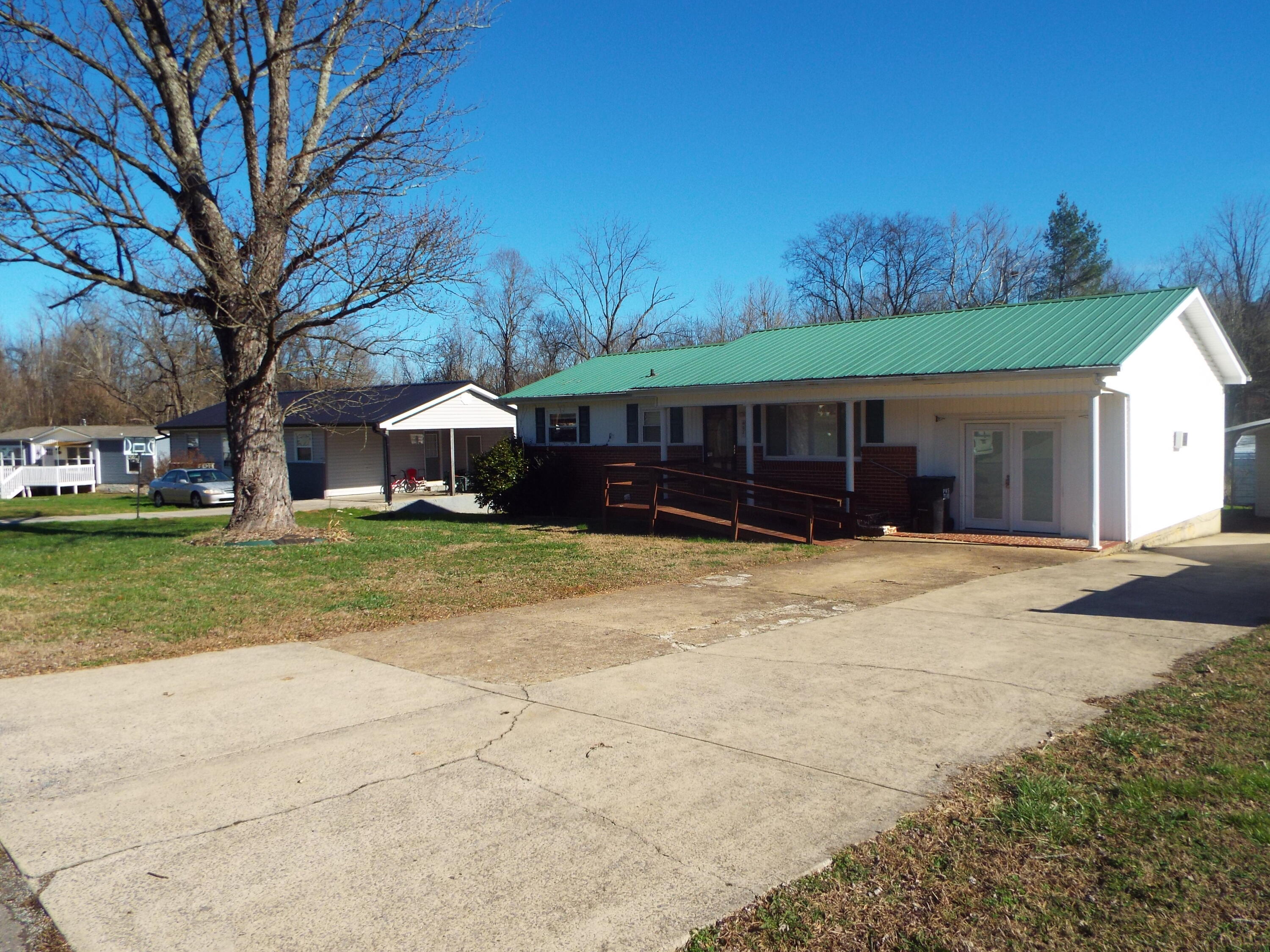 407 Standifer Circle Dunlap, TN 37327 - Photo 2 of 22 DSCF1008