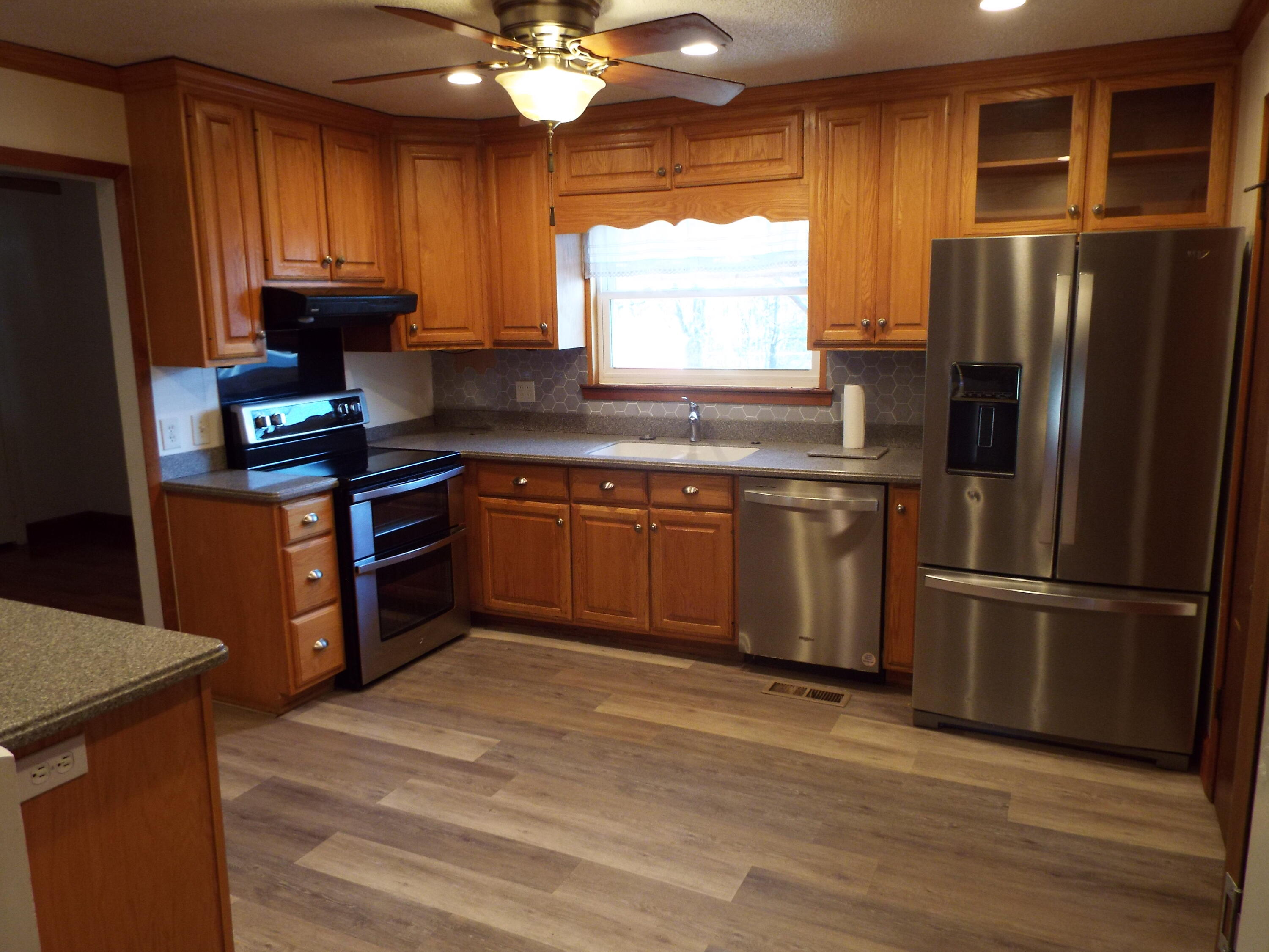 407 Standifer Circle Dunlap, TN 37327 - Photo 3 of 22 DSCF1015