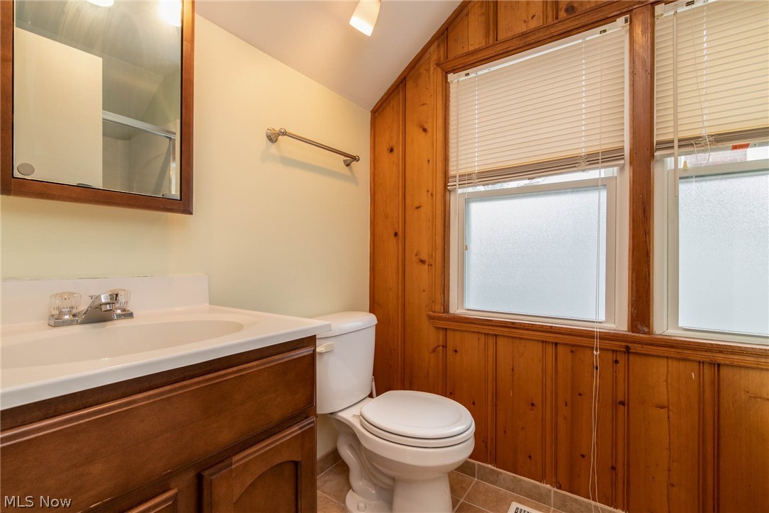 1140 Churchill Road Lyndhurst, OH 44124 - Photo 26 of 35