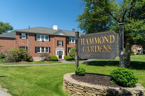 $2,350 | 33 Hammond Pond Parkway, Unit 4, Brookline, MA 02467
