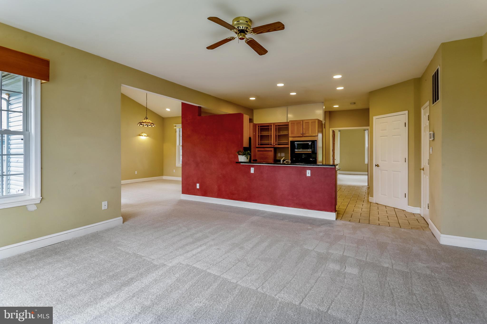 27110 Purdum Road Damascus, MD 20872 - Photo 6 of 57 Living Room