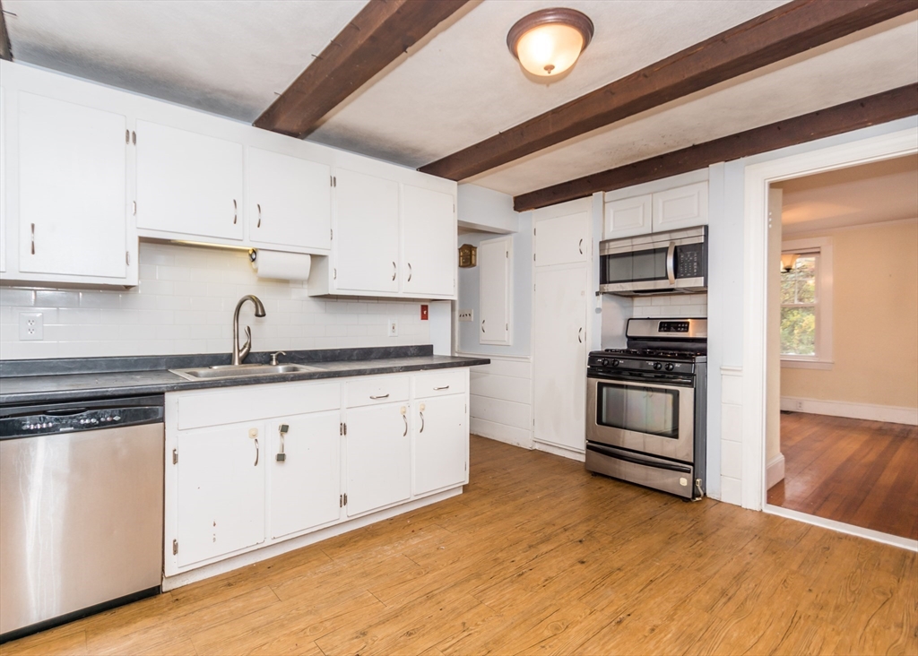65 Woburn Street Waltham, MA 02452 - Photo 4 of 30