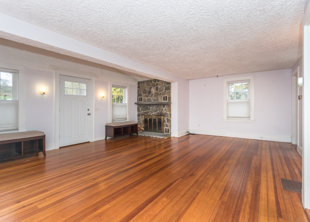 65 Woburn Street Waltham, MA 02452 - Photo 9 of 30