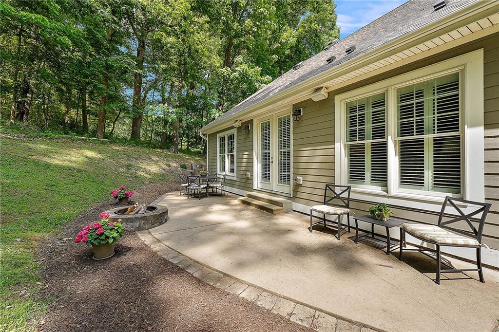 110 Lakeside Road Pittsburgh, PA 15238 - Photo 8 of 31