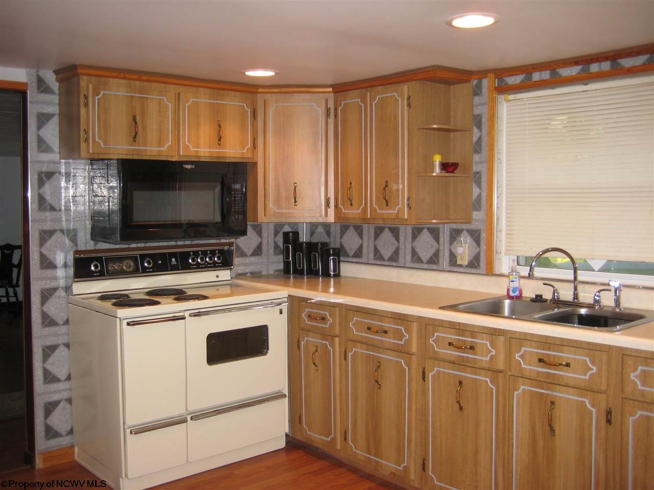 163 Indian Rock Road Reedsville, WV 26547 - Photo 5 of 19 Gallery Image 5