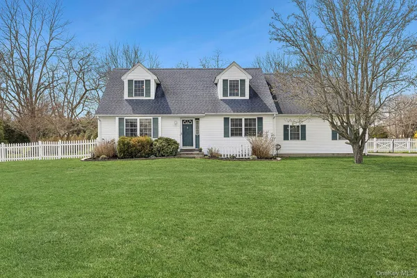 $949,000 | 240 Lisa Drive, Southold, NY 11971