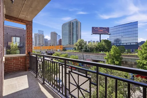 $3,800 | 814 West Hubbard Street, Unit 4, Chicago, IL 60642