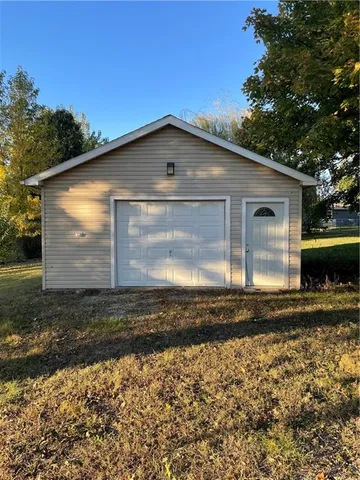 $225,000 | 409 East Burns Street, Gallatin, MO 64640