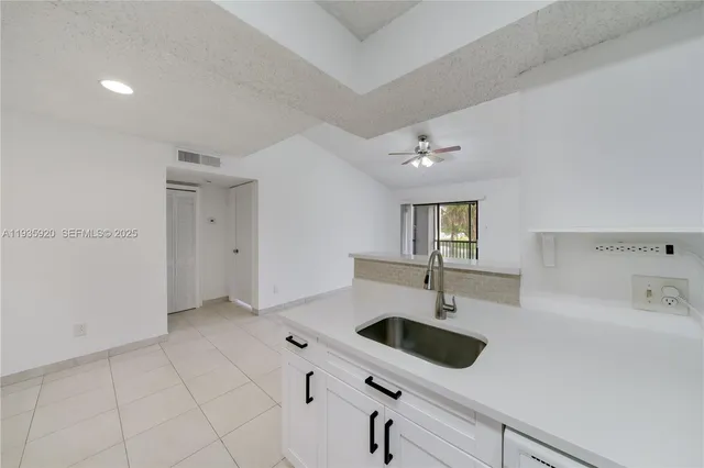 $2,000 | 10361 Southwest 150th Court, Unit 13207, Miami, FL 33196