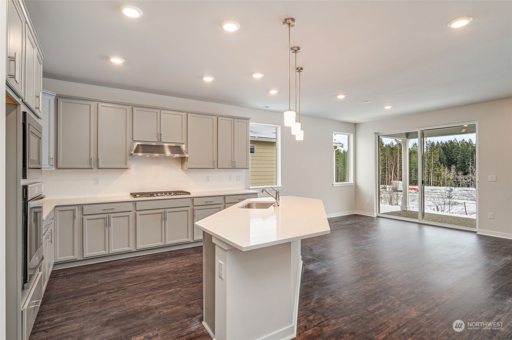5385 Kinross Road Southwest, Unit 101 Port Orchard, WA 98367 - Photo 5 of 19 Gallery Image 5