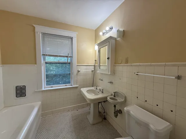 $450,000 | 3160 Spottswood Avenue, Memphis, TN 38111