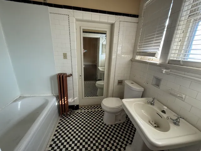 $450,000 | 3160 Spottswood Avenue, Memphis, TN 38111