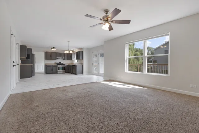 $3,250 | 399 Fulton Street, South Elgin, IL 60177