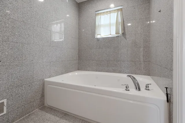 $3,250 | 399 Fulton Street, South Elgin, IL 60177