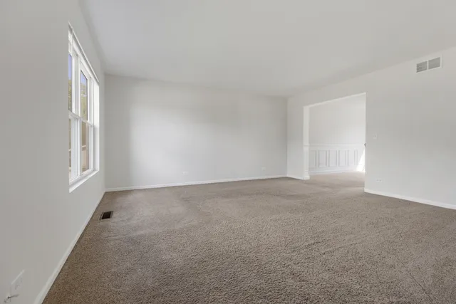 $3,250 | 399 Fulton Street, South Elgin, IL 60177