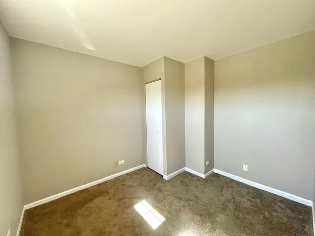 $2,200 | 386 Keswick Circle, Round Lake, IL 60073