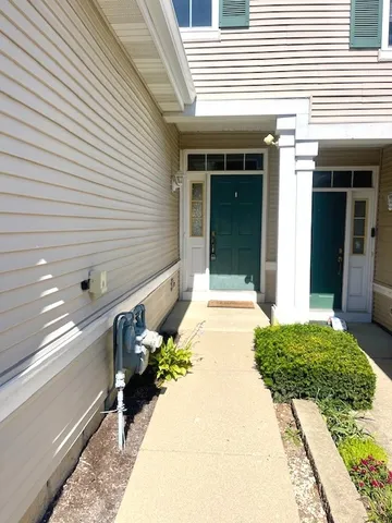 $2,200 | 386 Keswick Circle, Round Lake, IL 60073